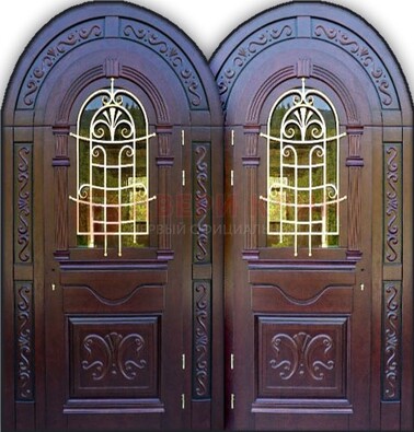 Индивидуальная арочная дверь со стеклом и ковкой ДА-19 в Волжском