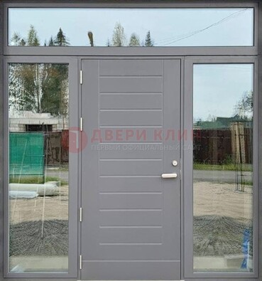 Серая стальная дверь с панелью МДФ и стеклянными фрамугами ДФГ-28 в Волжском