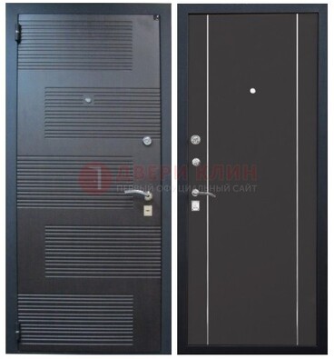 Темная металлическая дверь с МДФ ДМ-105 в деревянный дом в Волжском