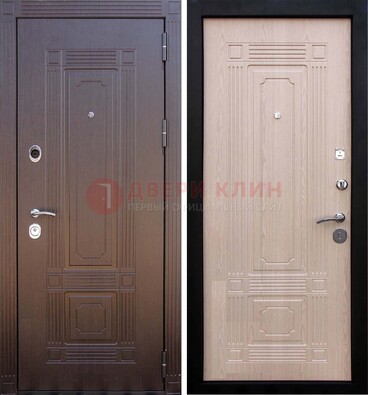 Коричневая входная дверь с МДФ ДМ-173 для кирпичного дома в Волжском