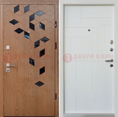 Коричневая металлическая дверь МДФ внутри белого цвета ДМ-256 в Волжском