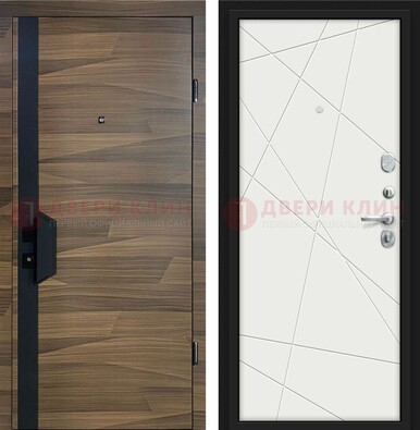 Стальная коричневая дверь МДФ c черной вставкой ДМ-267 в Волжском