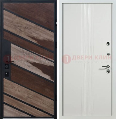 Железная коричневая дверь со светлой МДФ внутри ДМ-310 в Саранске