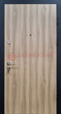 Светлая металлическая дверь с МДФ ДМ-340 в Волжском