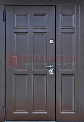Тёмная двухстворчатая входная дверь для коттеджа с МДФ ДМ-533 в Волжском