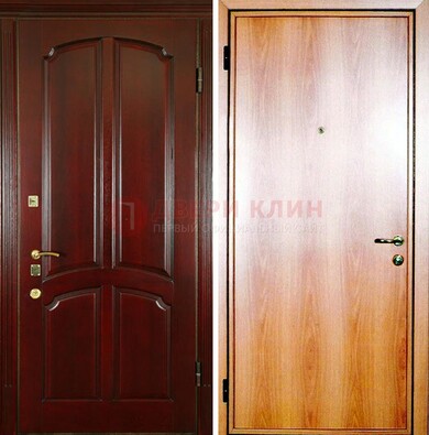 Темная железная дверь с массивом дуба ДМД-13 в Волжском