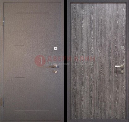 Серая металлическая дверь с порошковым напылением ДП-148 в Волжском