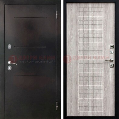 Черная железная дверь с порошковым покрытием и филенчатой МДФ ДП-221 в Волжском
