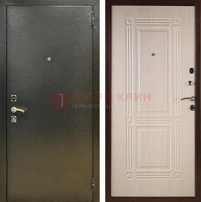 Стальная темно-серая дверь с порошковым напылением и МДФ Белый дуб ДП-277 в Волжском