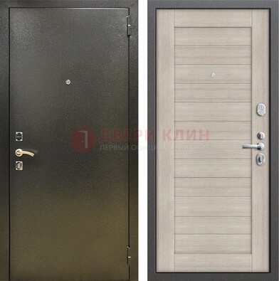 Стальная темно-серая дверь с порошковой отделкой и МДФ панелью ДП-278 в Волжском