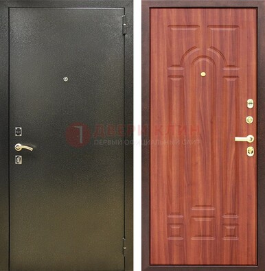 Входная темно-серая дверь с порошковой отделкой и МДФ Миланский орех ДП-281 в Волжском