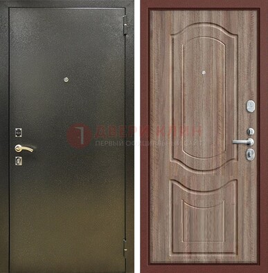 Темно-серая входная дверь с порошковым покрытием и коричневая МДФ ДП-290 в Волжском