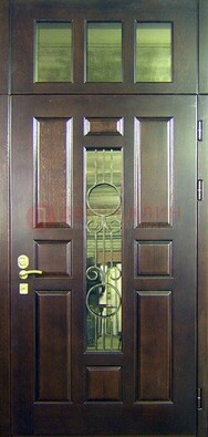 Парадная дверь со стеклянными вставками и ковкой ДПР-1 в офисное здание в Волжском