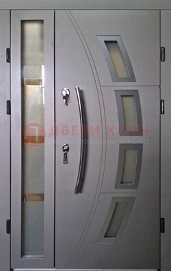 Серая железная дверь для дома со стеклом ДС-17 в Волжском