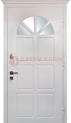 Светлая железная дверь со стеклом ДС-29 в Волжском