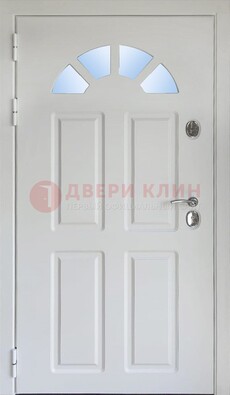Белая стальная дверь МДФ со стеклом для дома ДС-37 в Волжском