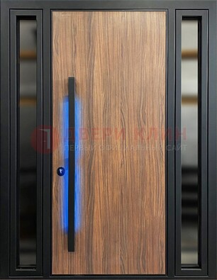 Коричневая металлическая дверь со стеклом ДС-69 в Волжском