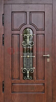 Cтальная дверь со стеклом и ковкой в коричневом цвете ДСК-119 в Волжском