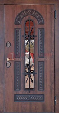Железная дверь со стеклом и ковкой и узором ДСК-150 в Волжском