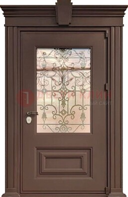 Металлическая дверь со стеклом и ковкой в классическом стиле ДСК-185 в Волжском