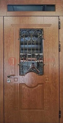 Металлическая входная дверь со стеклом и ковкой для дома ДСК-96 в Волжском