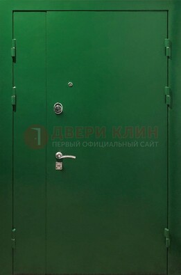 Зеленая распашная тамбурная дверь Порошок ДТМ-47 в Волжском