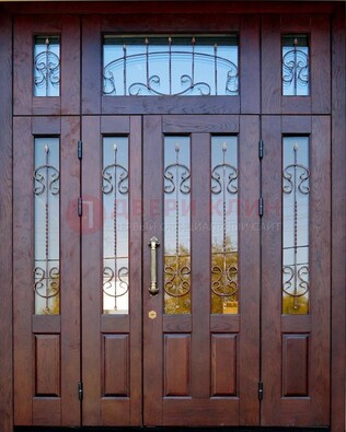 Коричневая парадная дверь с виноритом и ковкой ДВТ-168 в Волжском