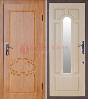 Светлая железная дверь с зеркалом ДЗ-24 в Волжском