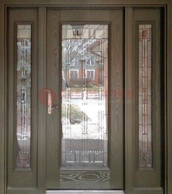Коричневая стальная дверь с массивом дуба с витражом ВЖ-16 в Волжском